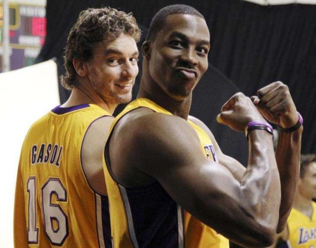 篮球勇士球员三分纪录被打破，全场致敬（勇士球员三分纪录遭刷新，全场起立致敬）