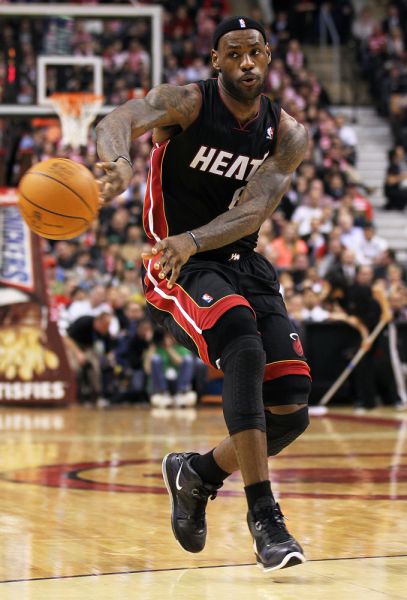 米兰vs萨索洛首发：莫德里奇出战，恩昆库、普利西奇在列（米兰战萨索洛首发出炉：莫德里奇先发，恩昆库、普利西奇入选）