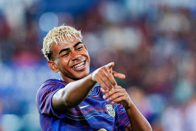 NBA最佳阵容公布：詹姆斯入选,（NBA最佳阵容出炉，詹姆斯上榜）