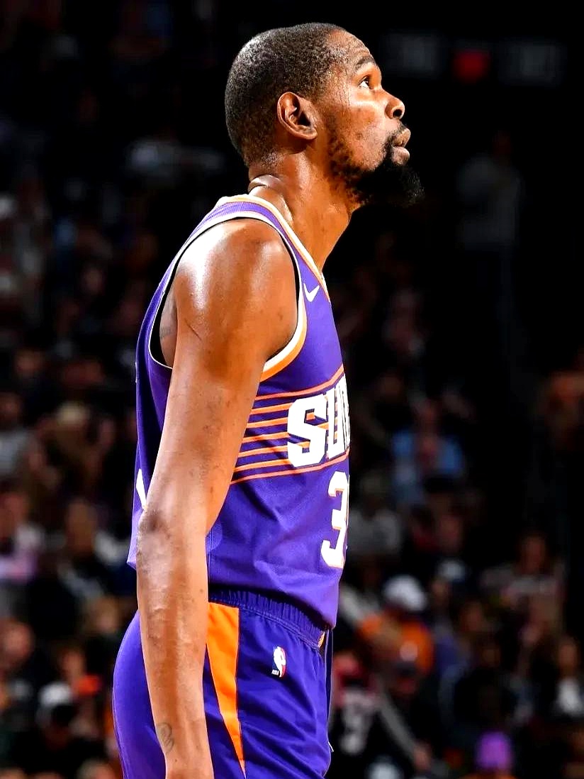 英超半场：迪亚斯世界波，格瓦迪奥尔破门，曼城2-0桑德兰（英超半场战报：迪亚斯轰世界波，格瓦迪奥尔建功，曼城2-0领先桑德兰）