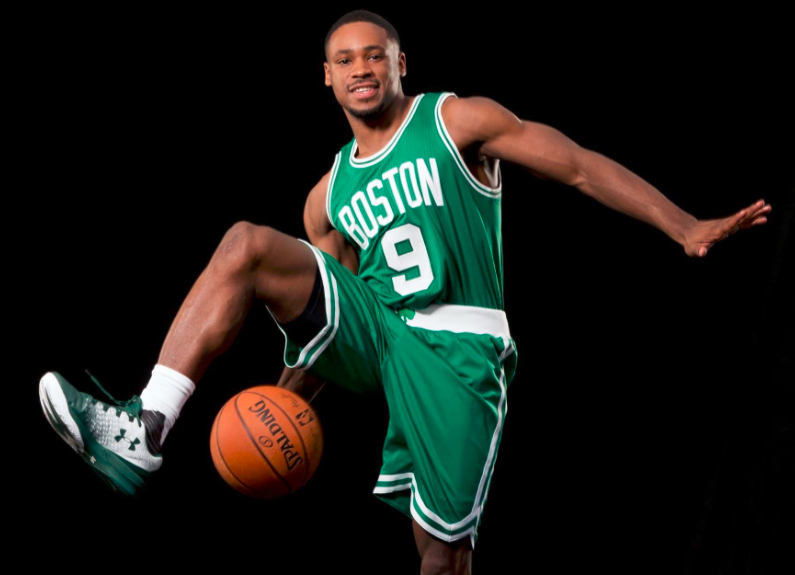 TA：休斯顿中场雷恩斯引人注目，尤文和城市集团都已进行联系（TA：尤文、城市集团已与休斯顿中场雷恩斯接触，这名球员表现抢眼）