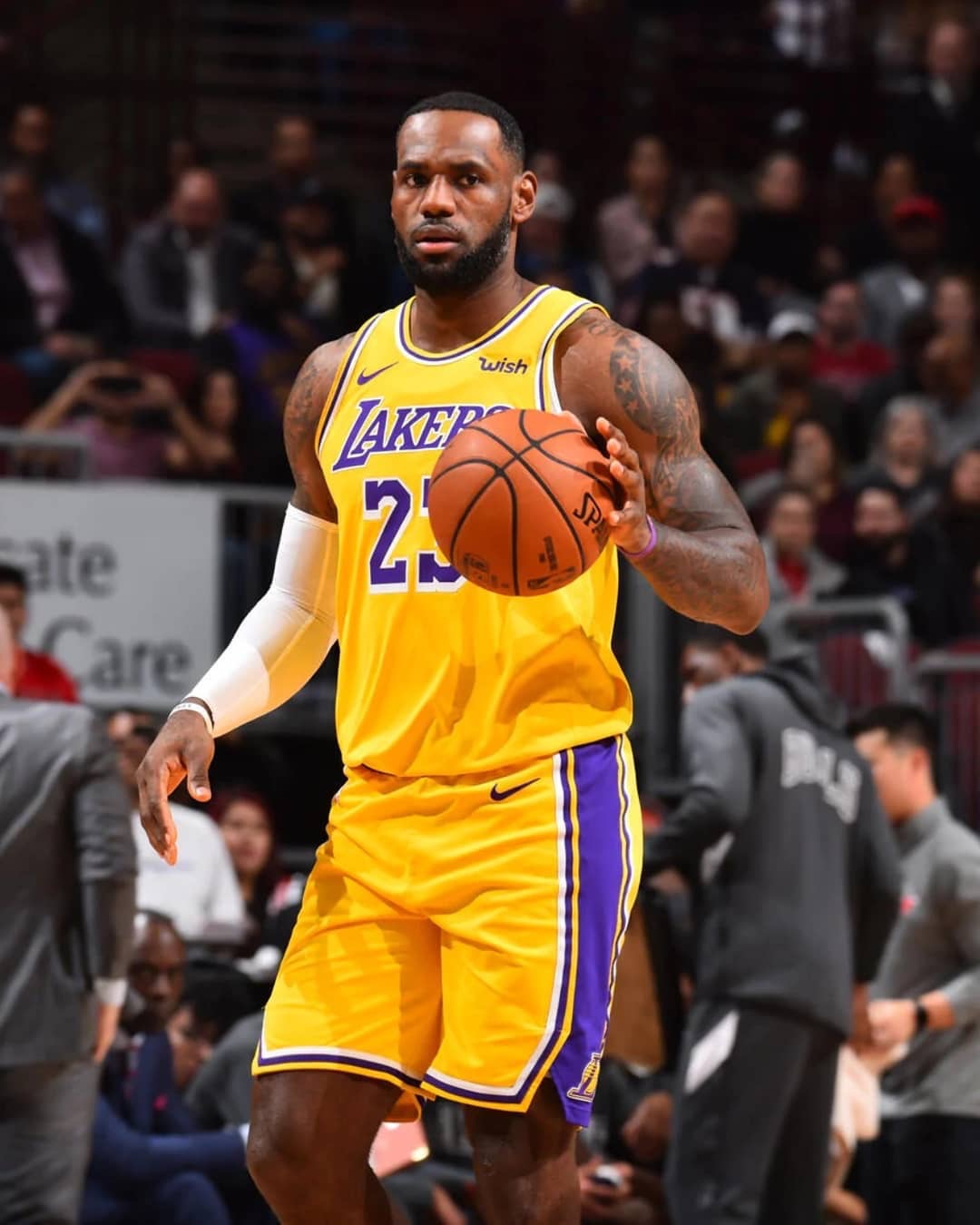 斯帕莱蒂：孔蒂是一位顶级教练，对阵那不勒斯我们会全力以赴（斯帕莱蒂：孔蒂堪称顶级主帅，迎战那不勒斯誓尽全力）